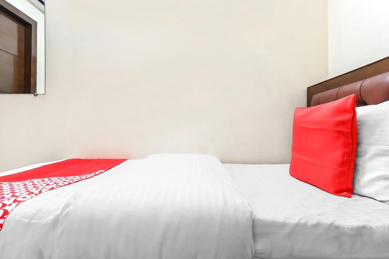 Oyo 49672 Hotel Galaxy Moradabad Extérieur photo