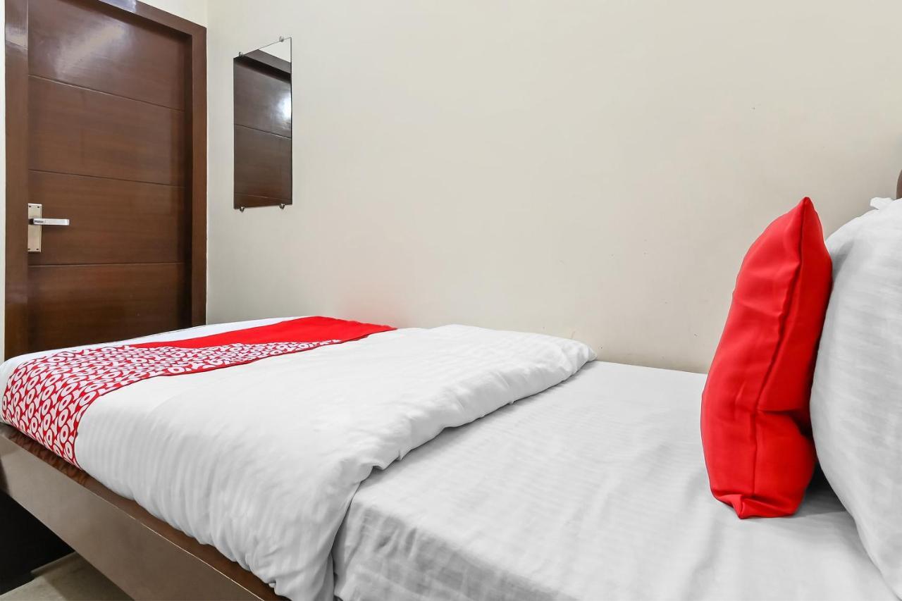 Oyo 49672 Hotel Galaxy Moradabad Extérieur photo