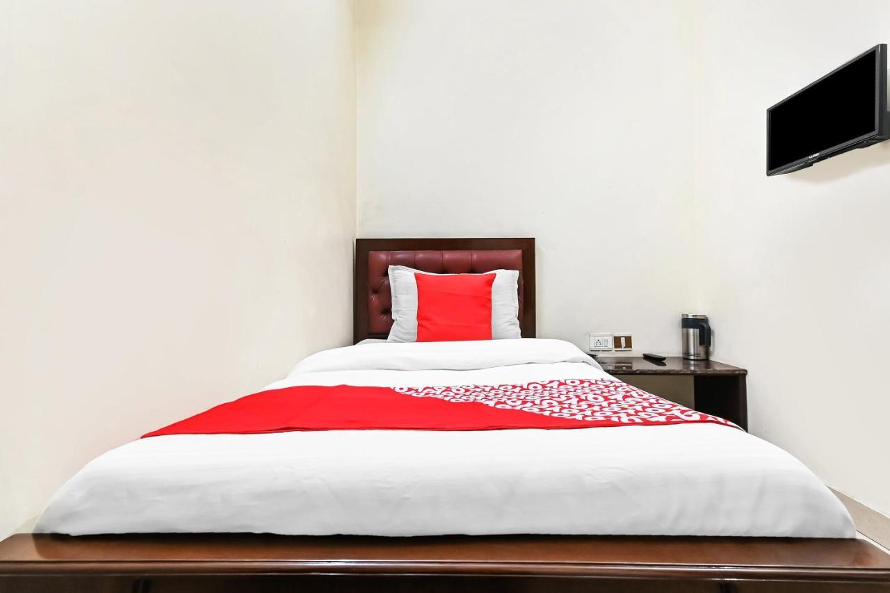 Oyo 49672 Hotel Galaxy Moradabad Extérieur photo
